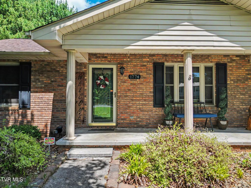 Photo of 1774 Oriole Court, Morristown, TN 37814 (MLS # 9994813)