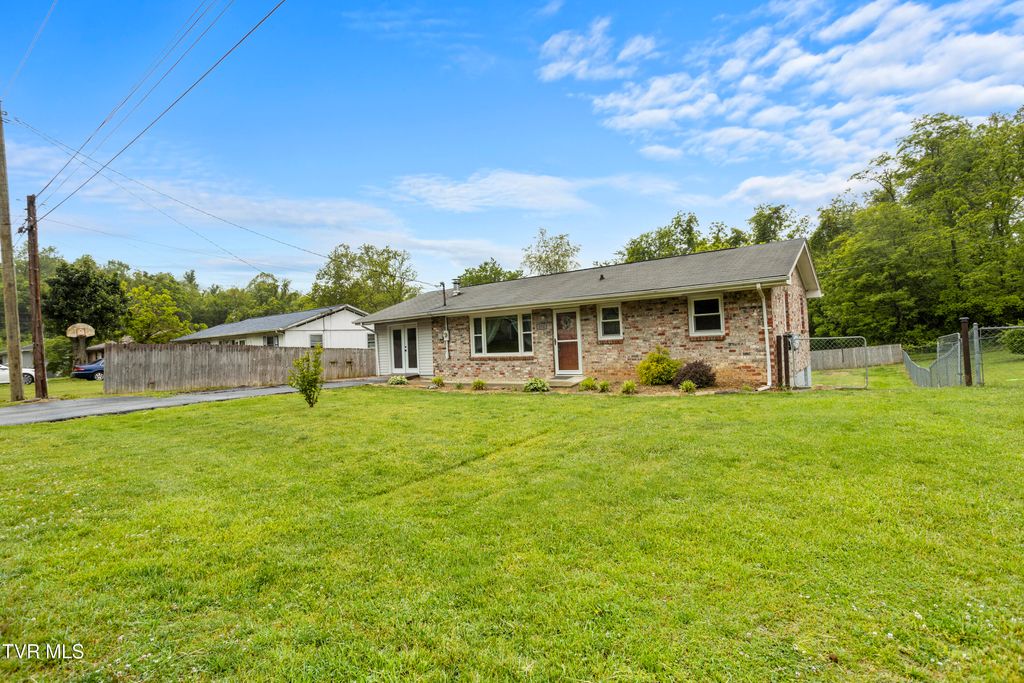 Photo of 172 Jane Lane, Bristol, VA 24201 (MLS # 9995106)