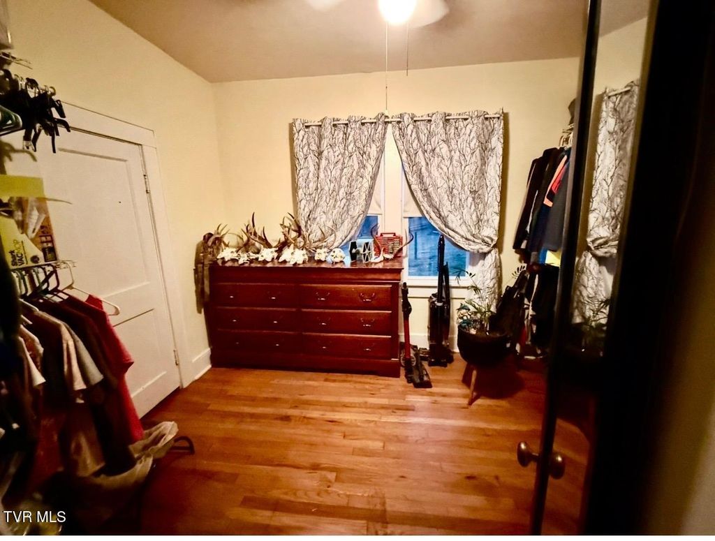 Photo of 605 Haynes Street, Bristol, TN 37620 (MLS # 9991356)