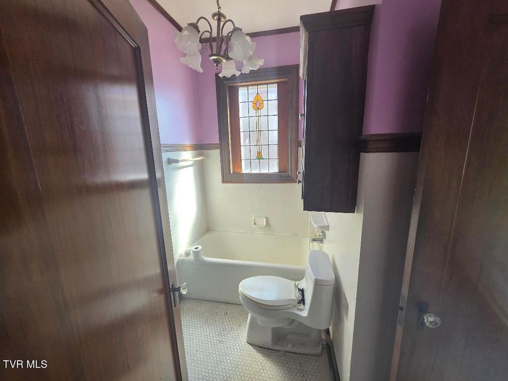 Photo of 605 Haynes Street, Bristol, TN 37620 (MLS # 9991356)