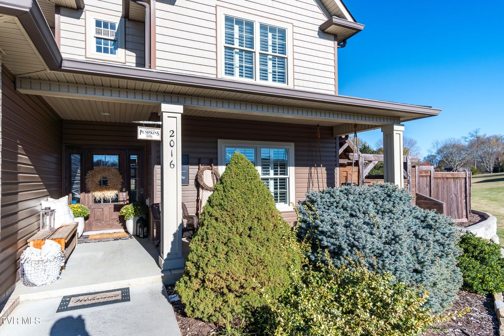 Photo of 2016 Carsons Way, Piney Flats, TN 37686 (MLS # 9988057)