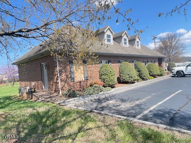 111 West Elk / Charlie Robinson Avenue