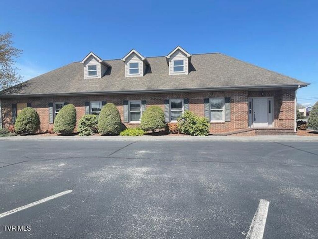 Photo of 111 Elk / Charlie Robinson Avenue, Elizabethton, TN 37643 (MLS # 9978260)