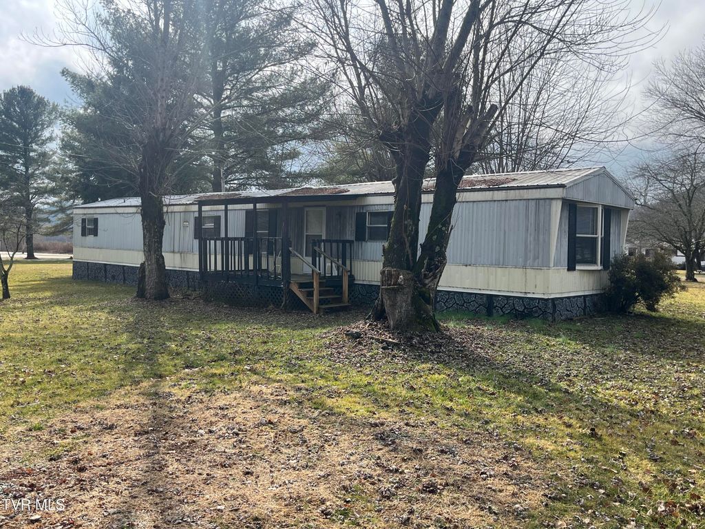 Photo of 333 Industrial Drive, Mountain City, TN 37683 (MLS # 9991454)