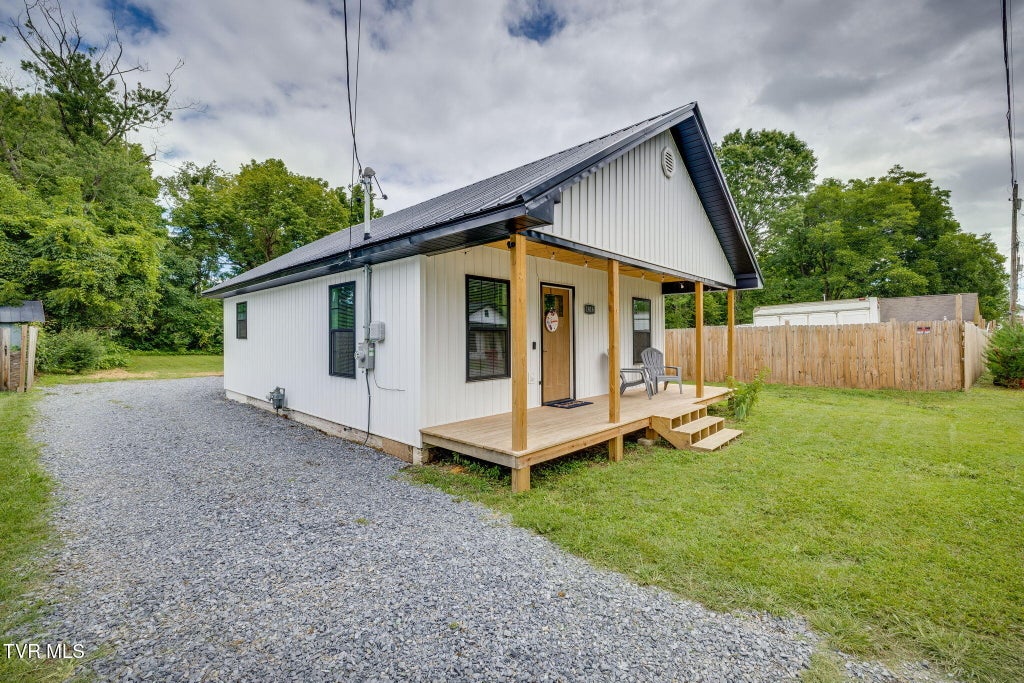 Photo of 1816 Mary Street, Johnson City, TN 37604 (MLS # 9998235)