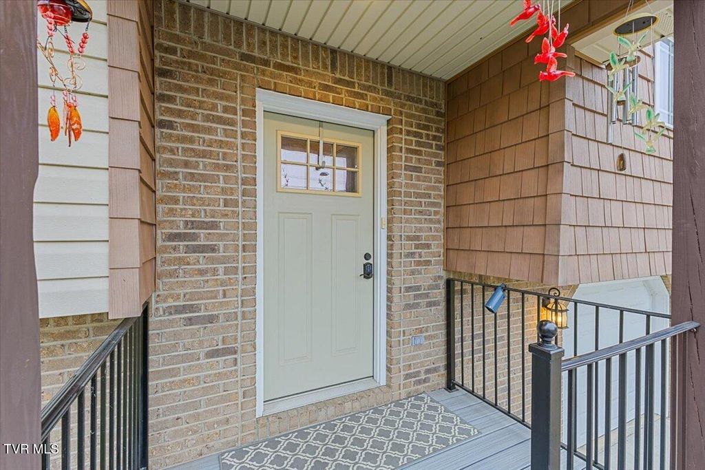 Photo of 124 Grove Drive, Kingsport, TN 37663 (MLS # 9988865)