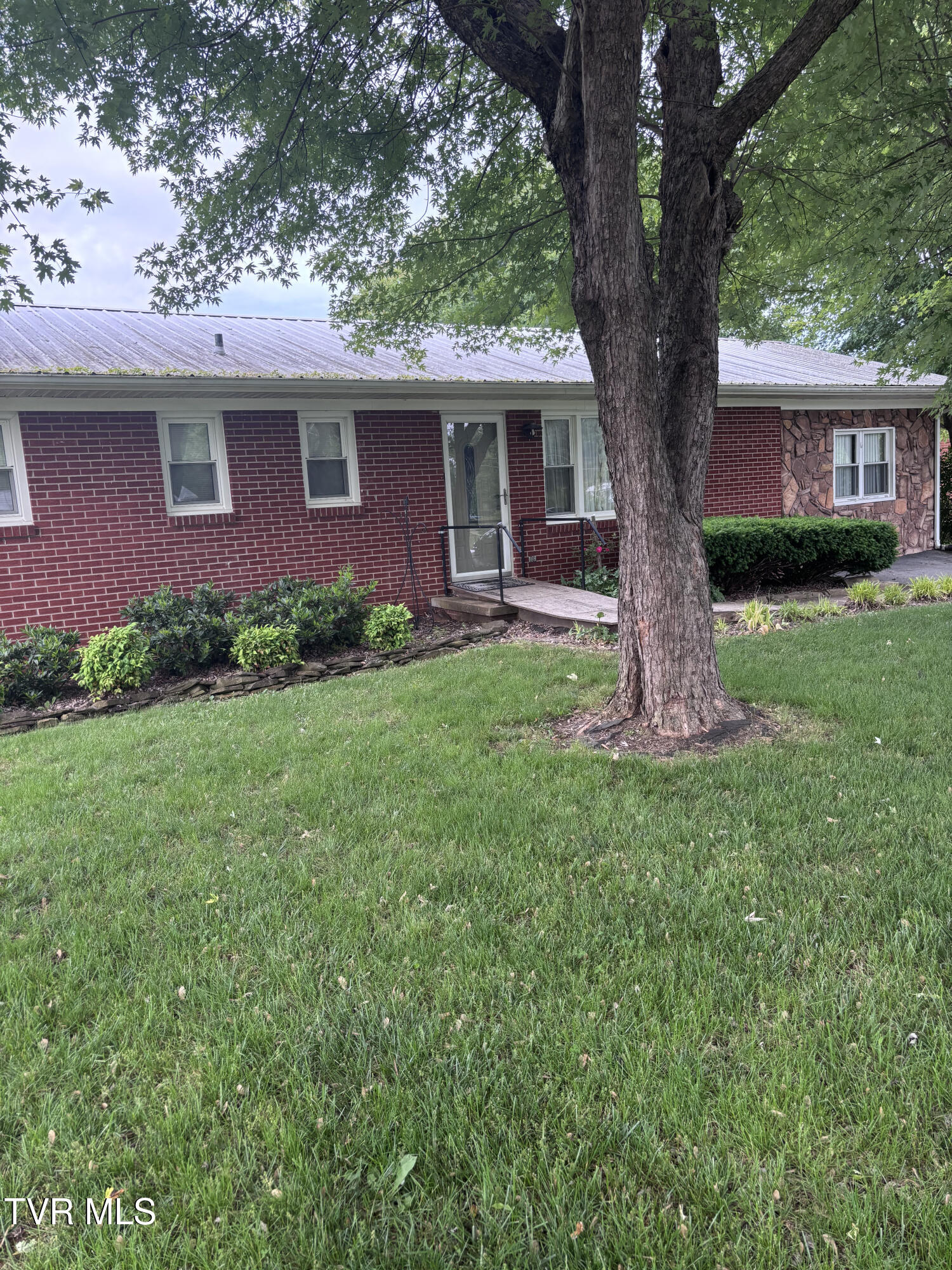 644 Summitt Drive, Jonesborough, Tennessee image 1
