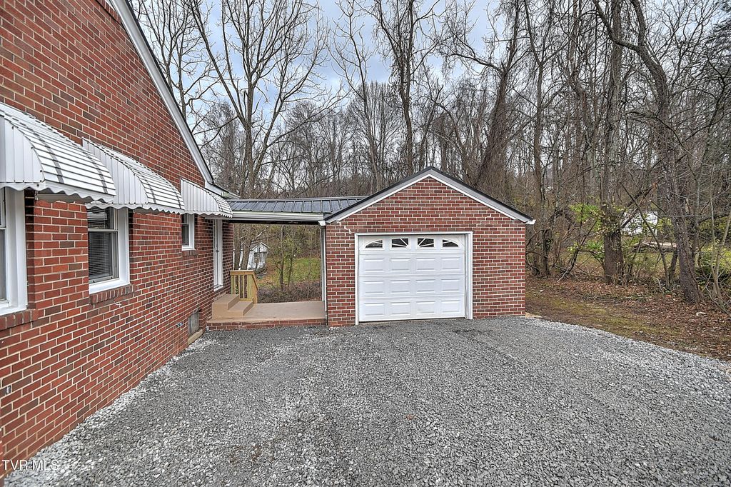 Photo of 1463 Southside Road, Elizabethton, TN 37643 (MLS # 9988780)