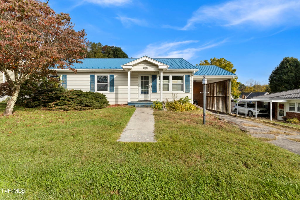 Photo of 565 Bowlin Street, Damascus, VA 24236 (MLS # 10001817)
