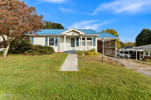 Homes For Sale - 565 Bowlin Street<br/> Damascus, VA 24236