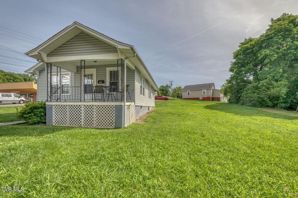 Photo of 285 Gate City Highway, Bristol, VA 24201 (MLS # 9966621)