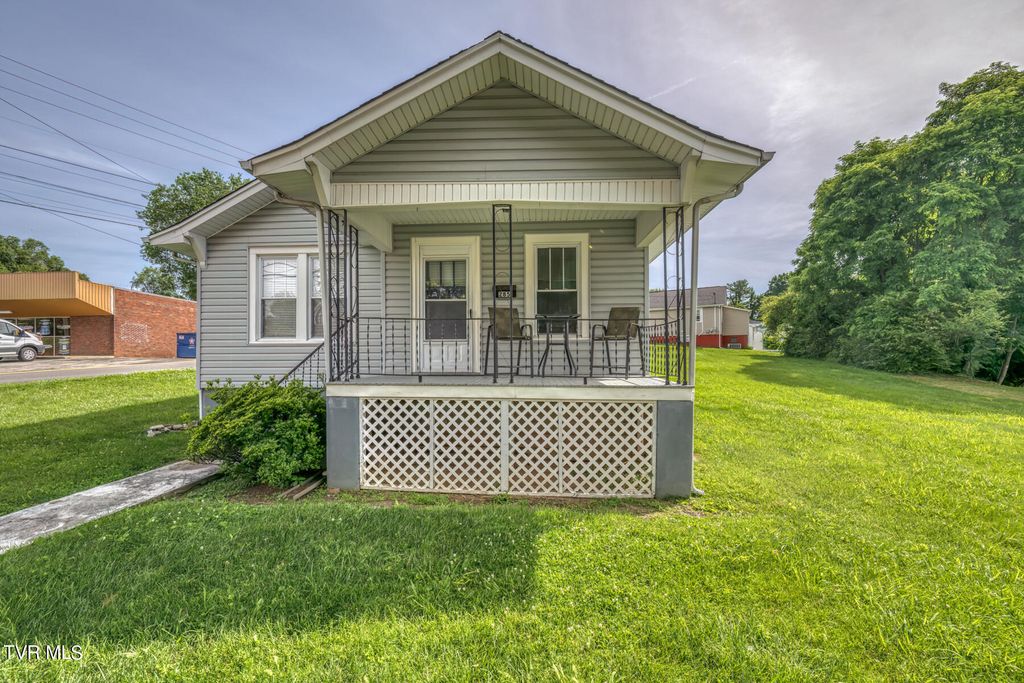 Photo of 285 Gate City Highway, Bristol, VA 24201 (MLS # 9966621)