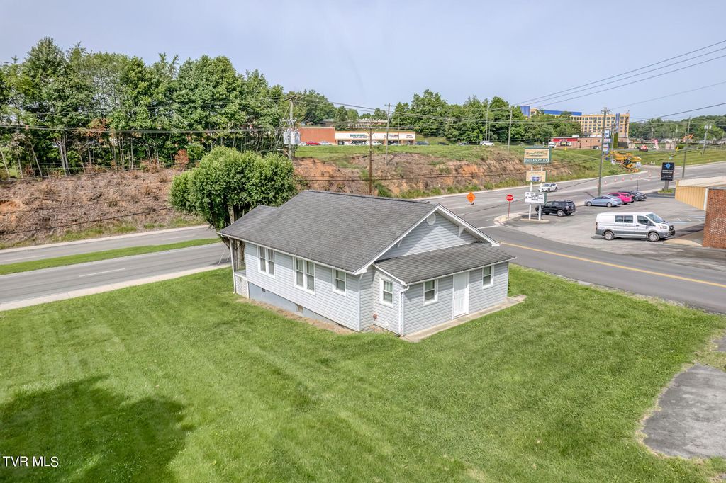 Photo of 285 Gate City Highway, Bristol, VA 24201 (MLS # 9966621)