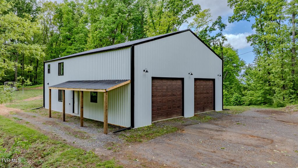 Photo of 140 Bl Moore Lane, Jonesborough, TN 37659 (MLS # 9994745)