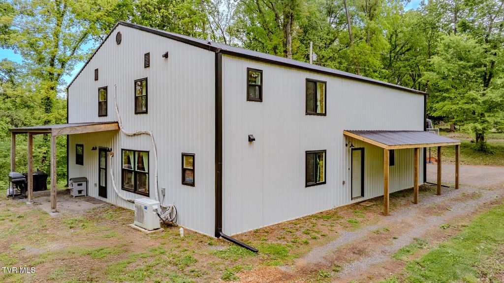 Photo of 140 Bl Moore Lane, Jonesborough, TN 37659 (MLS # 9994745)