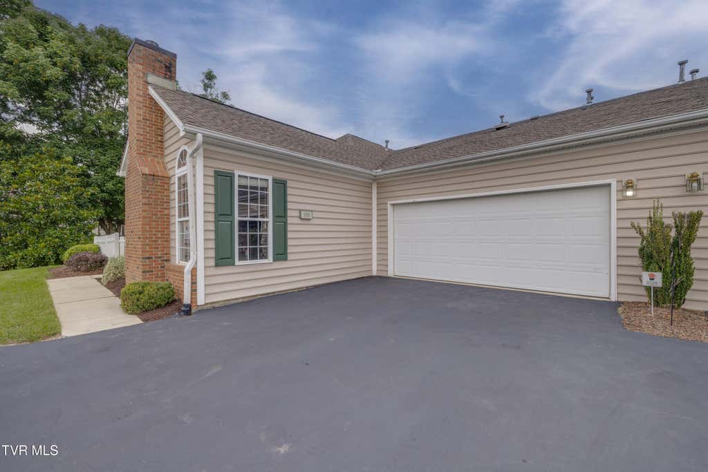 Photo of 186 Avonlea Place #0, Johnson City, TN 37604 (MLS # 9999019)