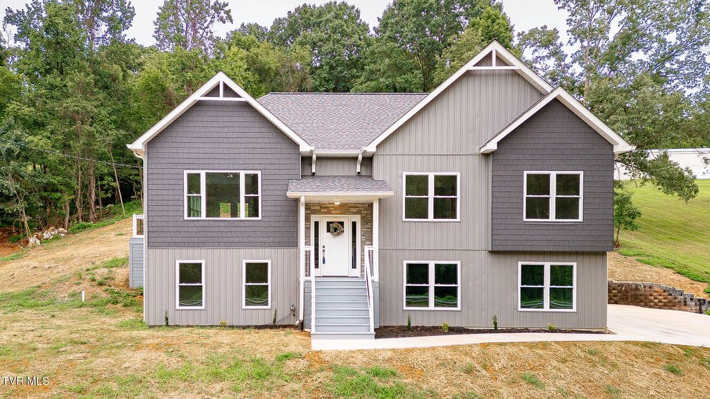 Photo of 210 Wadlow Gap Road, Kingsport, TN 37660 (MLS # 9988922)