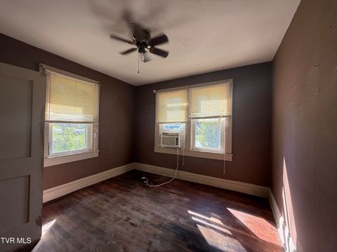 Tiny photo for 1529 Central Street, Kingsport, TN 37664 (MLS # 9986493)
