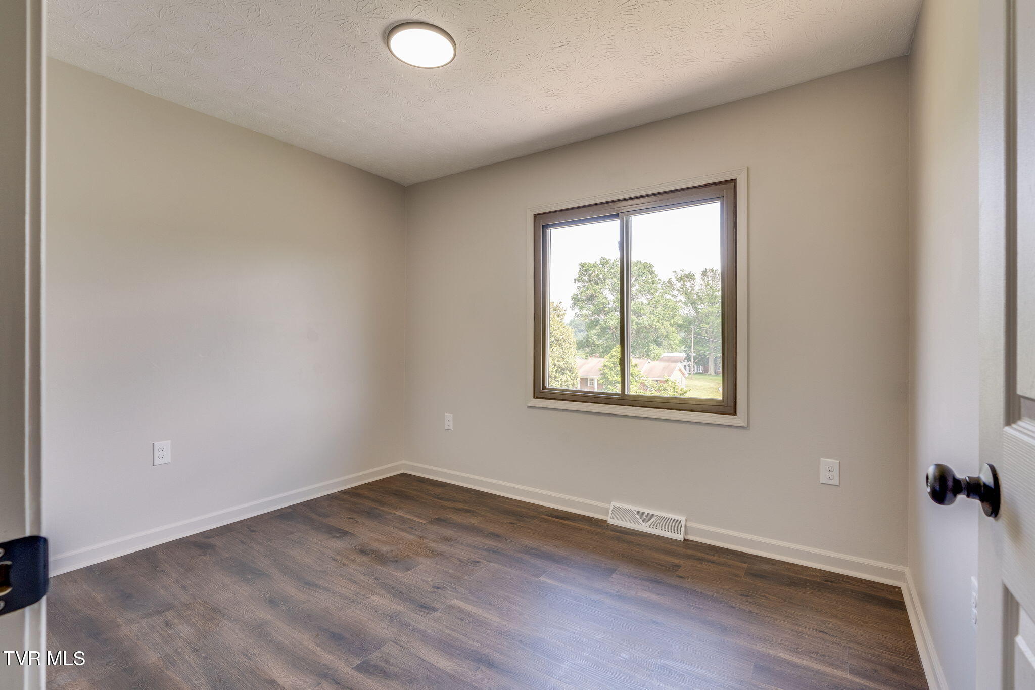 480 Old Hickory Circle, Mount Carmel, Tennessee image 21