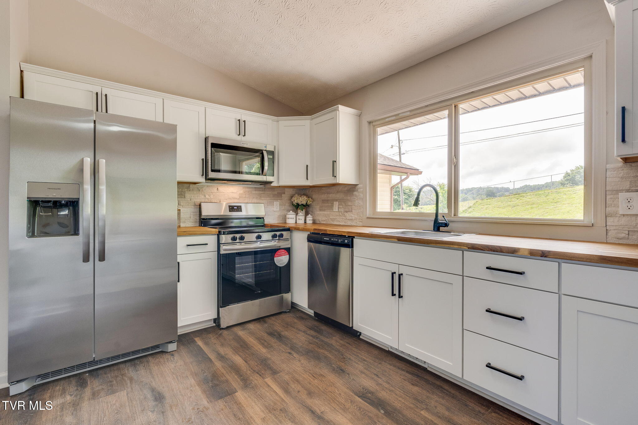 480 Old Hickory Circle, Mount Carmel, Tennessee image 10