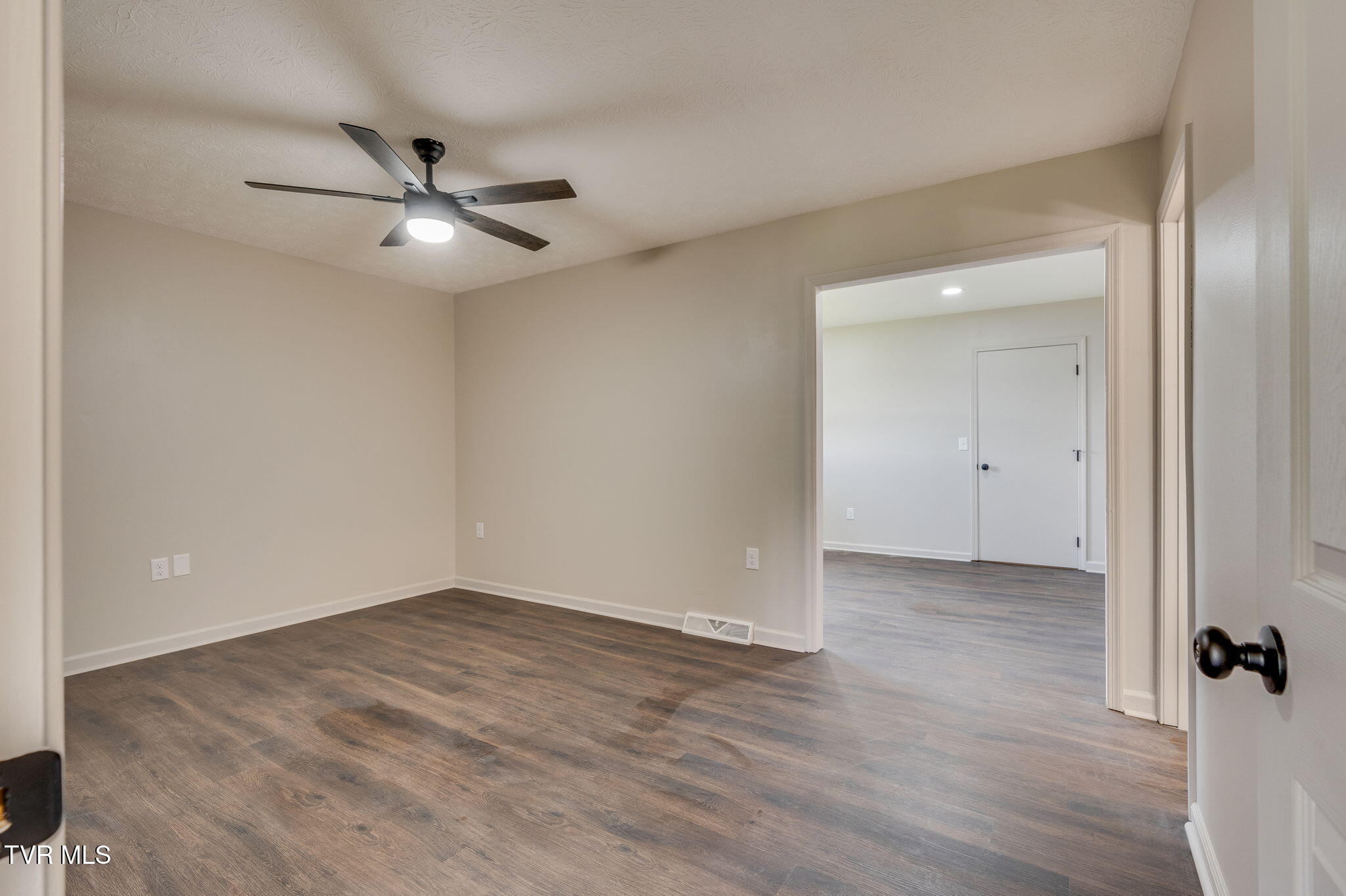 480 Old Hickory Circle, Mount Carmel, Tennessee image 12