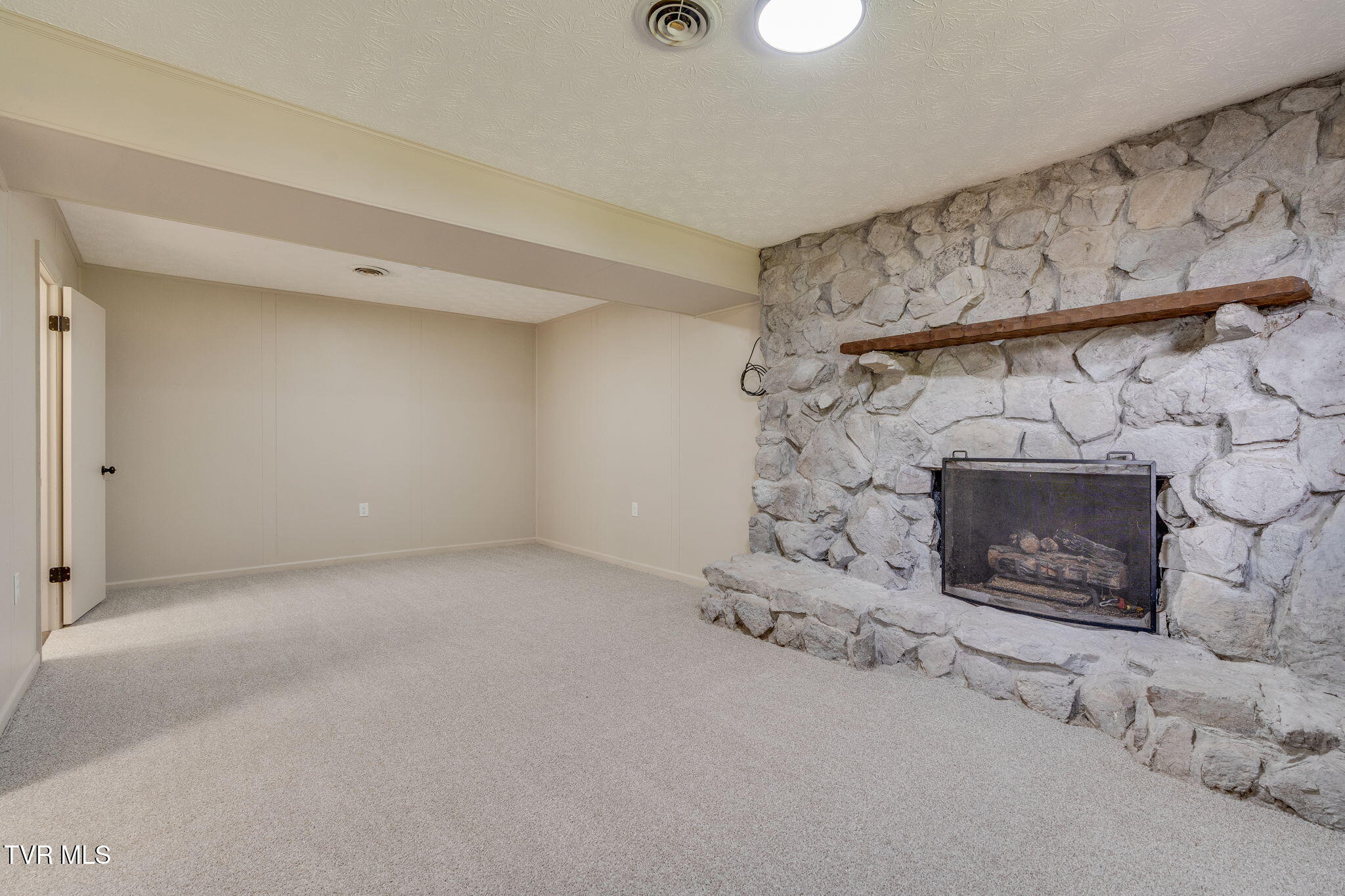 480 Old Hickory Circle, Mount Carmel, Tennessee image 25