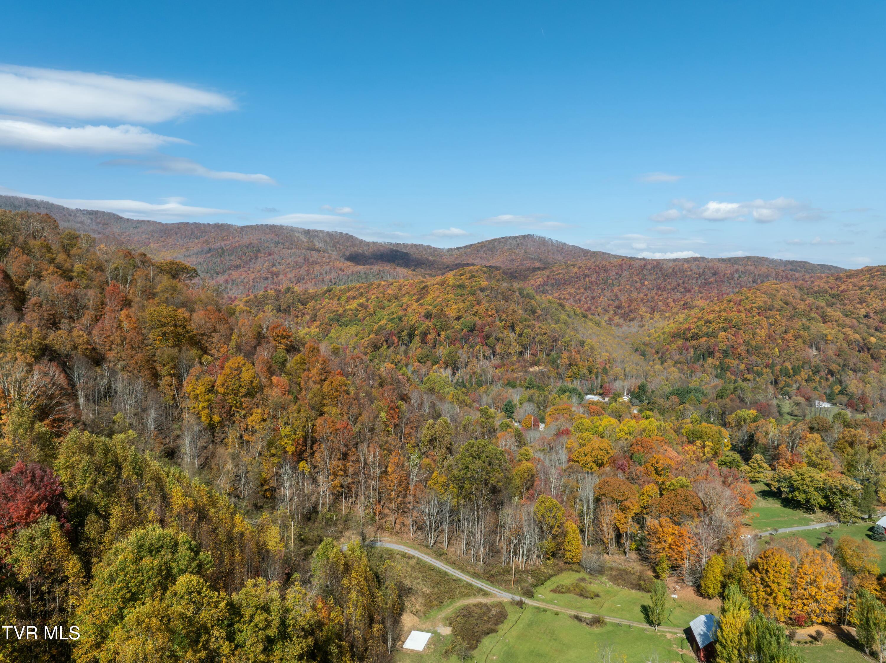 140 Doe Lane, Roan Mountain, Tennessee image 36