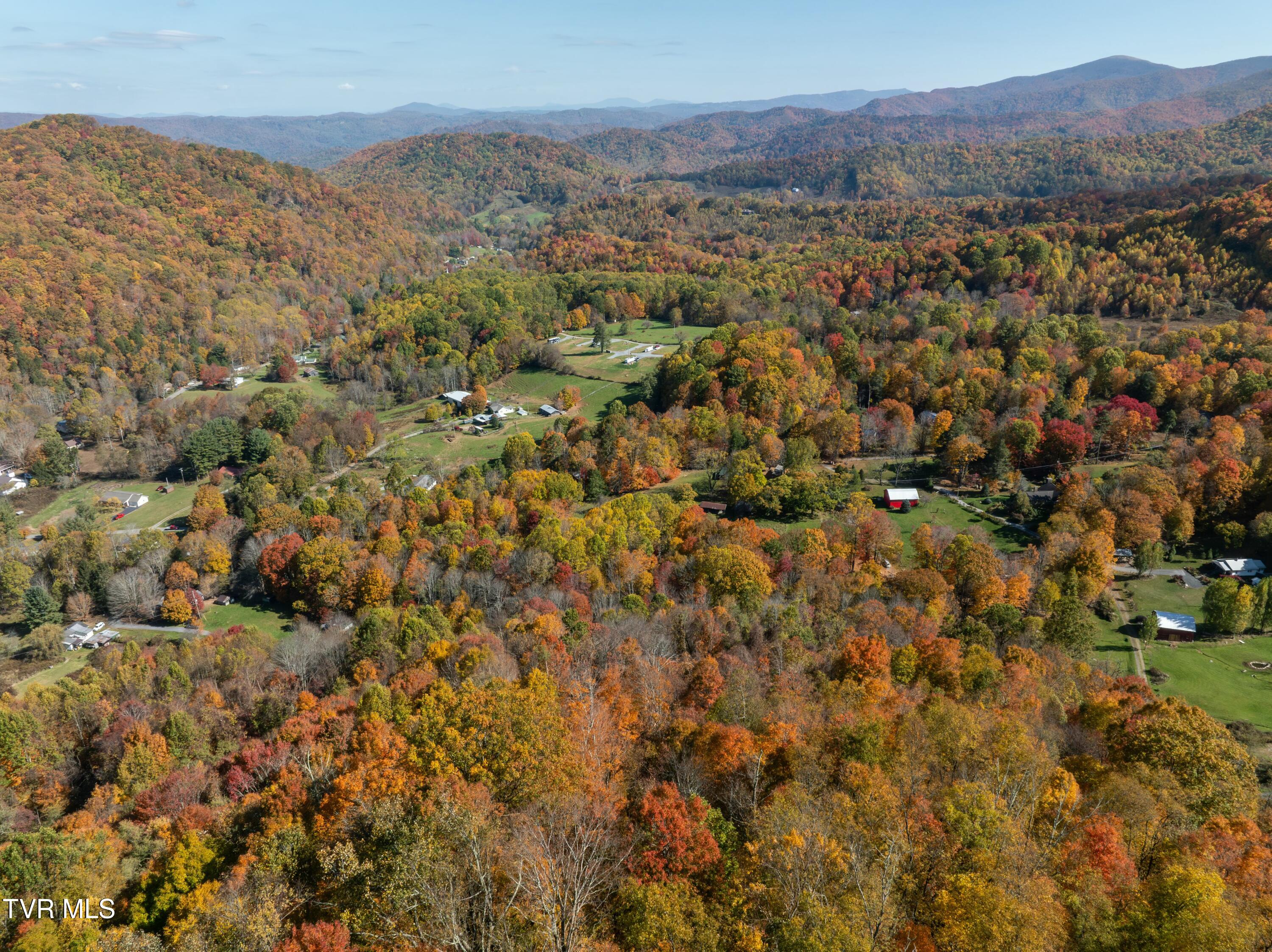 140 Doe Lane, Roan Mountain, Tennessee image 39