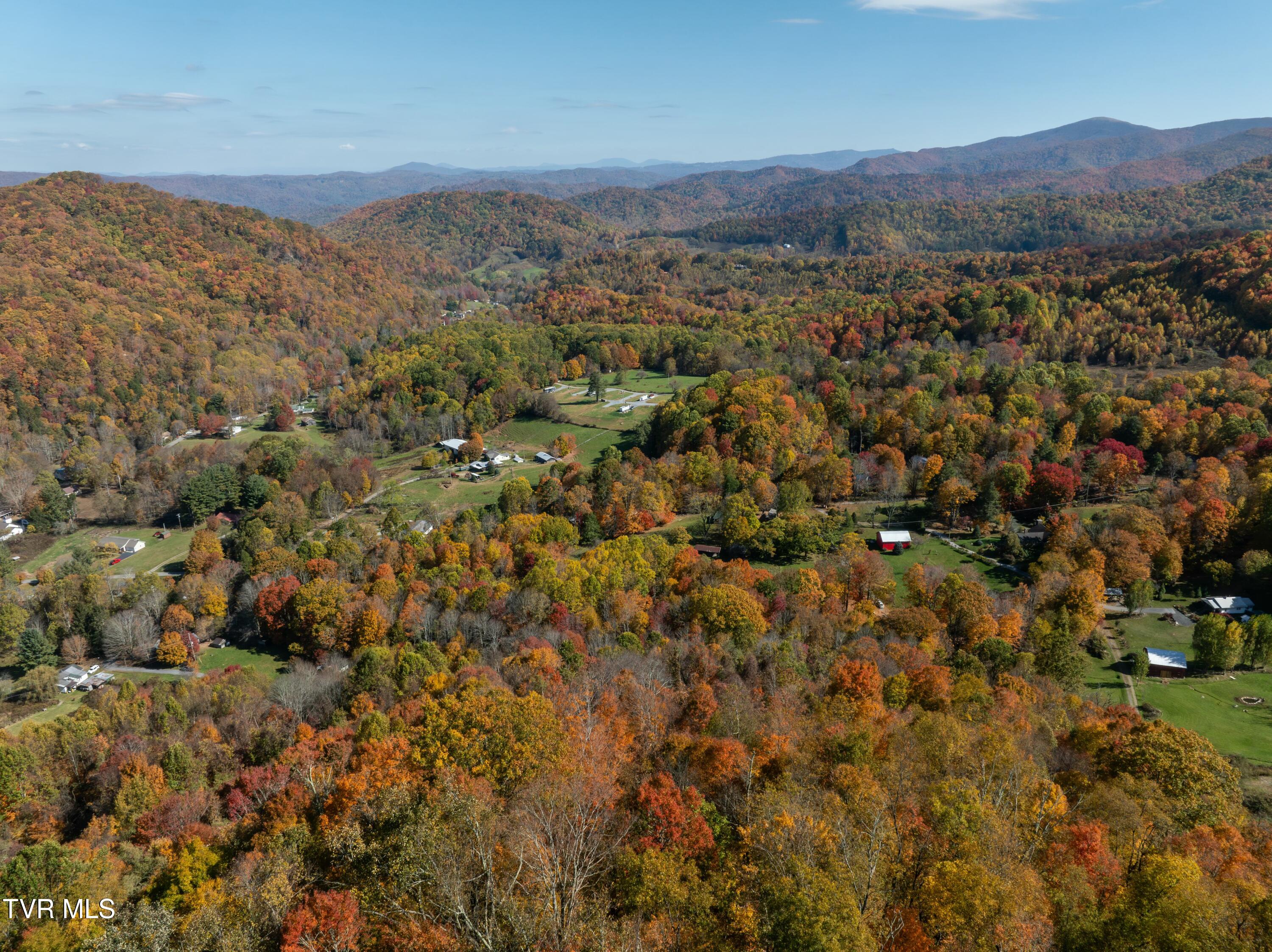 140 Doe Lane, Roan Mountain, Tennessee image 40