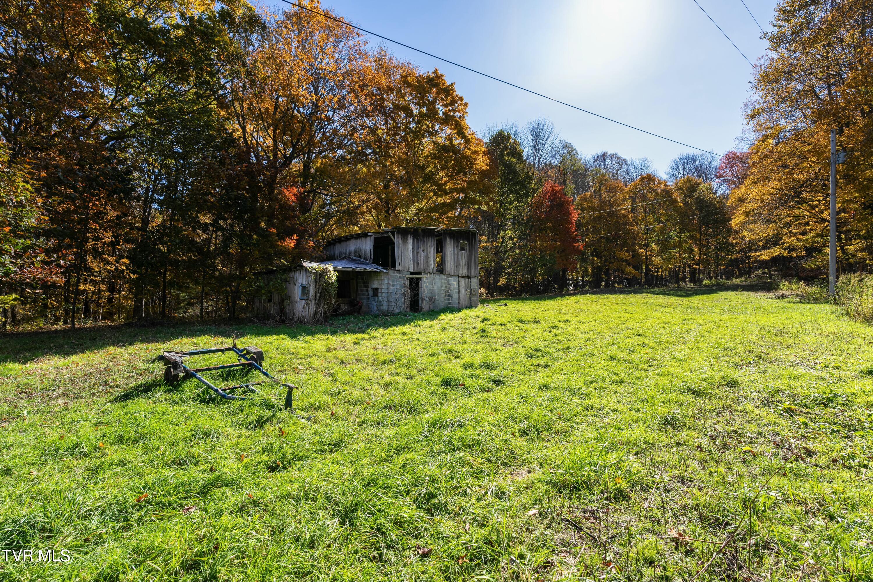 140 Doe Lane, Roan Mountain, Tennessee image 13
