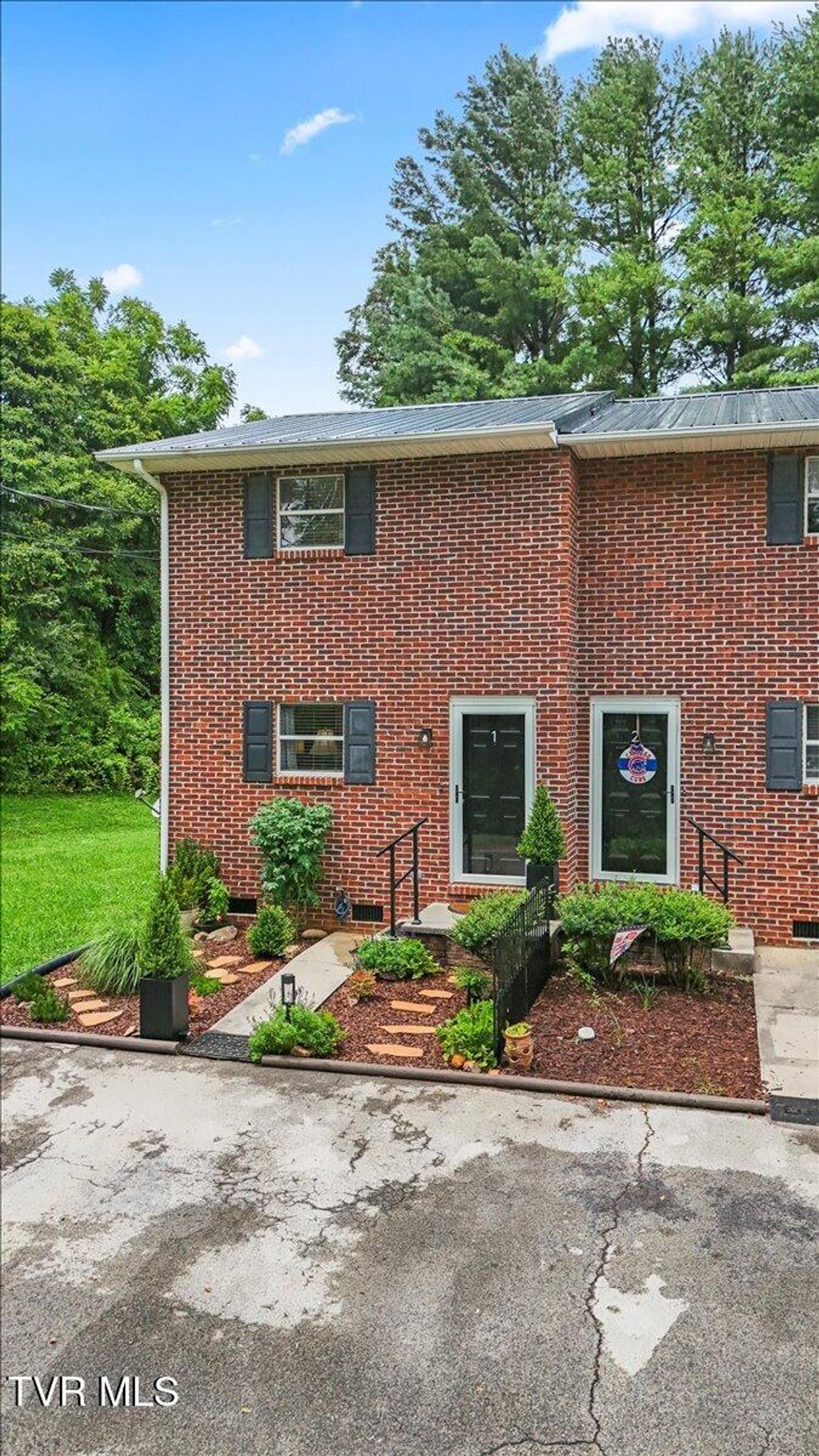 Photo of 201 Ron Royce Drive #1, Elizabethton, TN 37643 (MLS # 9983496)