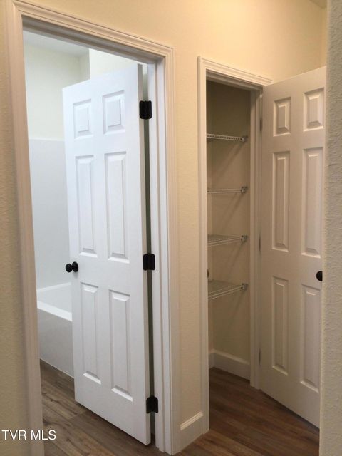 Tiny photo for 809 Asheville Highway, Greeneville, TN 37743 (MLS # 9979382)
