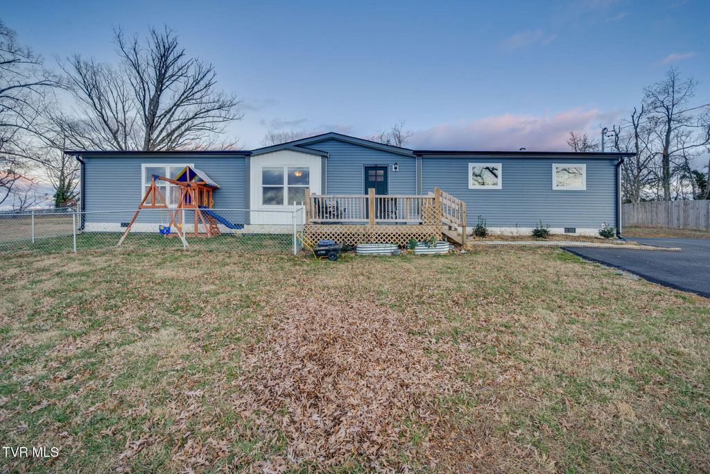 Photo of 593 Summerville Road, Kingsport, TN 37663 (MLS # 9990254)