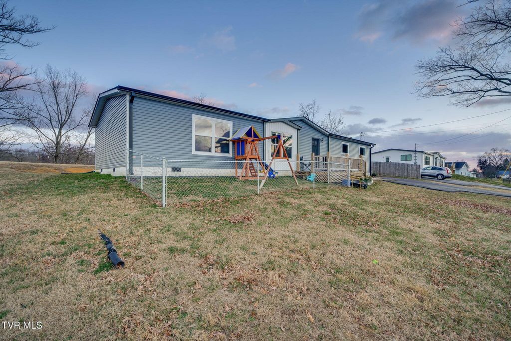 Photo of 593 Summerville Road, Kingsport, TN 37663 (MLS # 9990254)