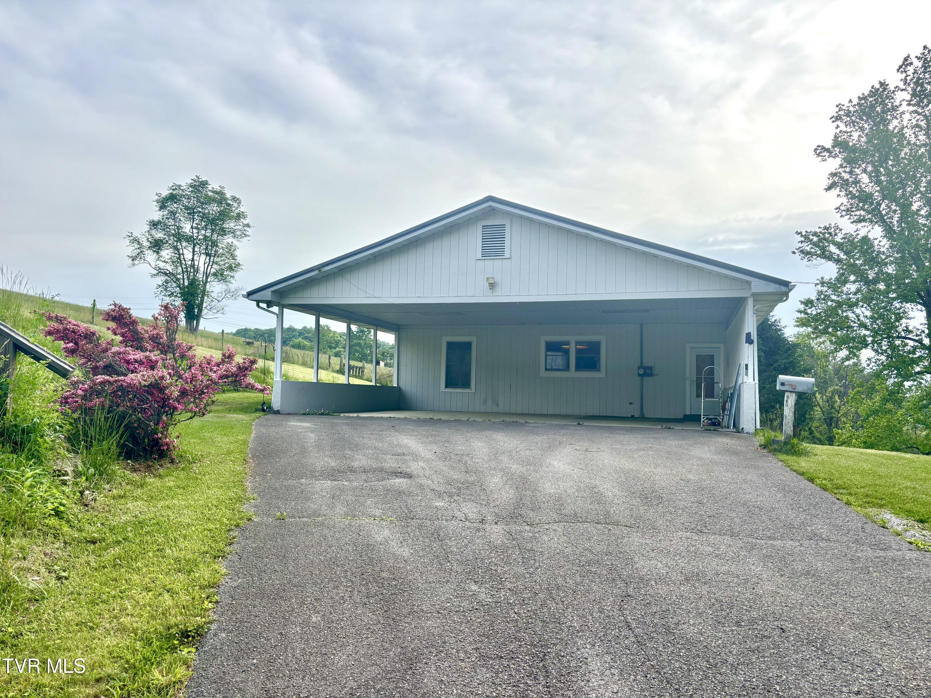 338 Bus Shop Road, Jonesville, Virginia image 3