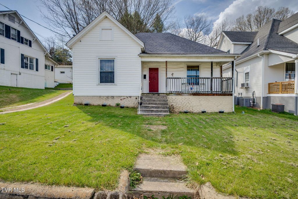 Photo of 610 Holston Avenue, Bristol, TN 37620 (MLS # 9993268)