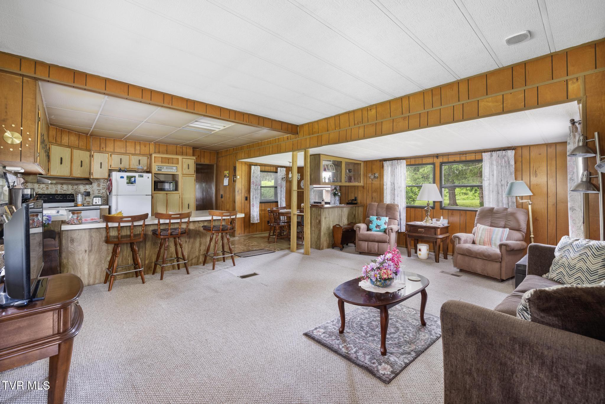 1940 Hickory Tree Road, Bluff City, Tennessee image 2