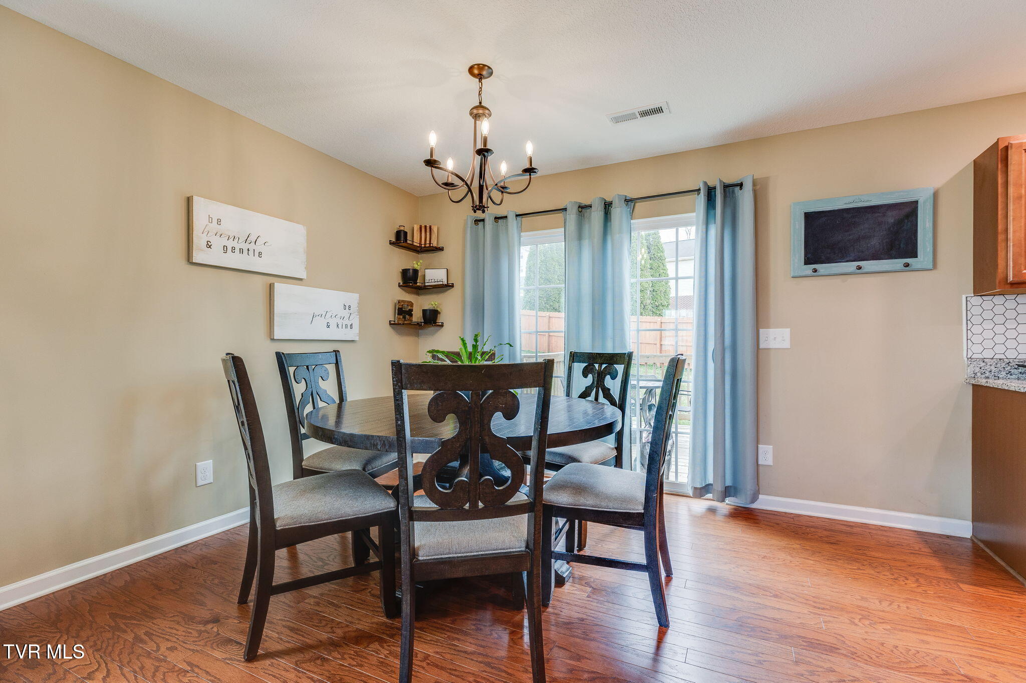 2021 Cody Cove, Bluff City, Tennessee image 11
