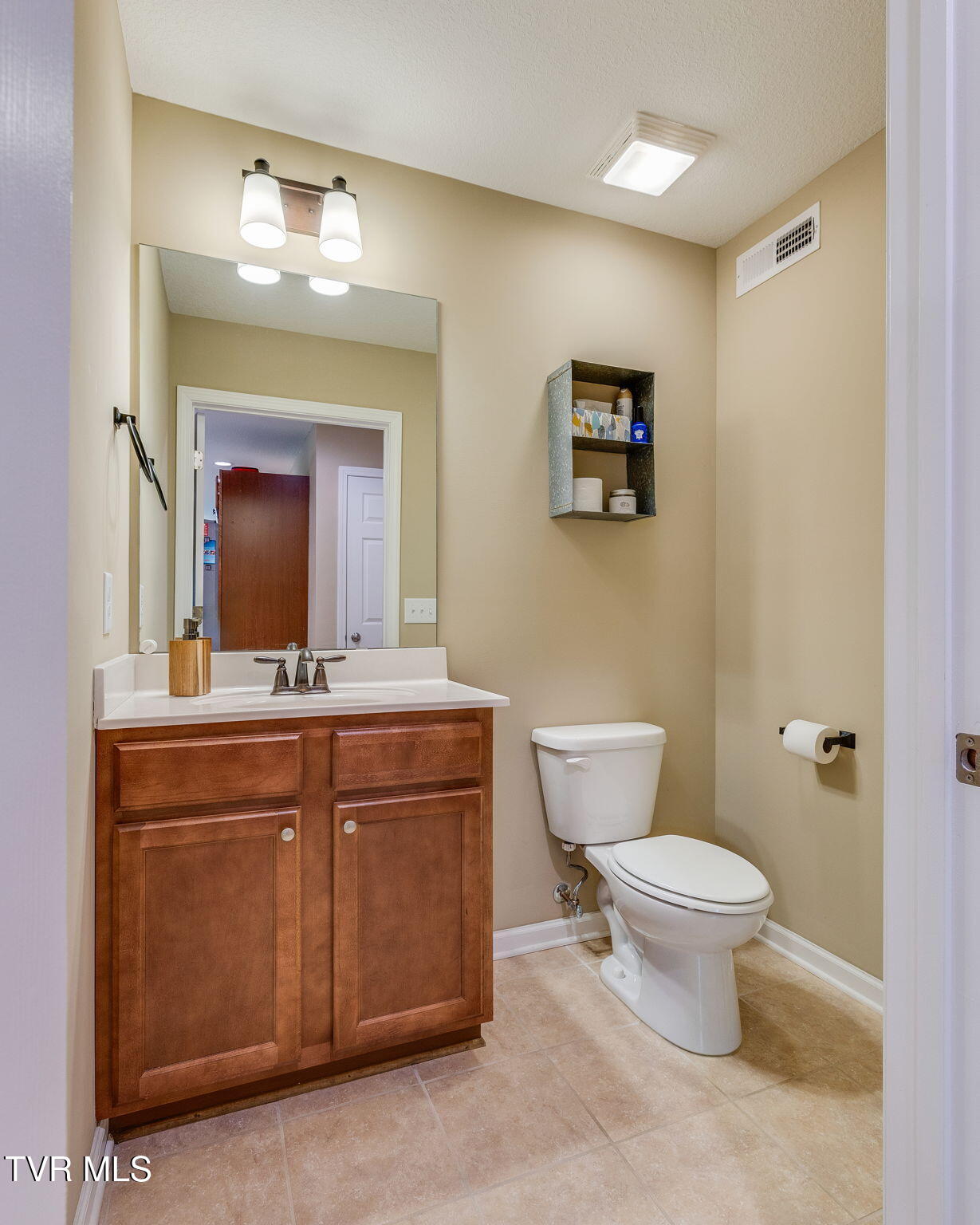 2021 Cody Cove, Bluff City, Tennessee image 16