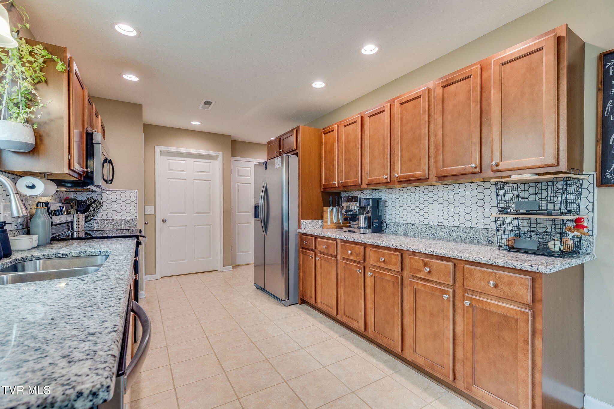 2021 Cody Cove, Bluff City, Tennessee image 13