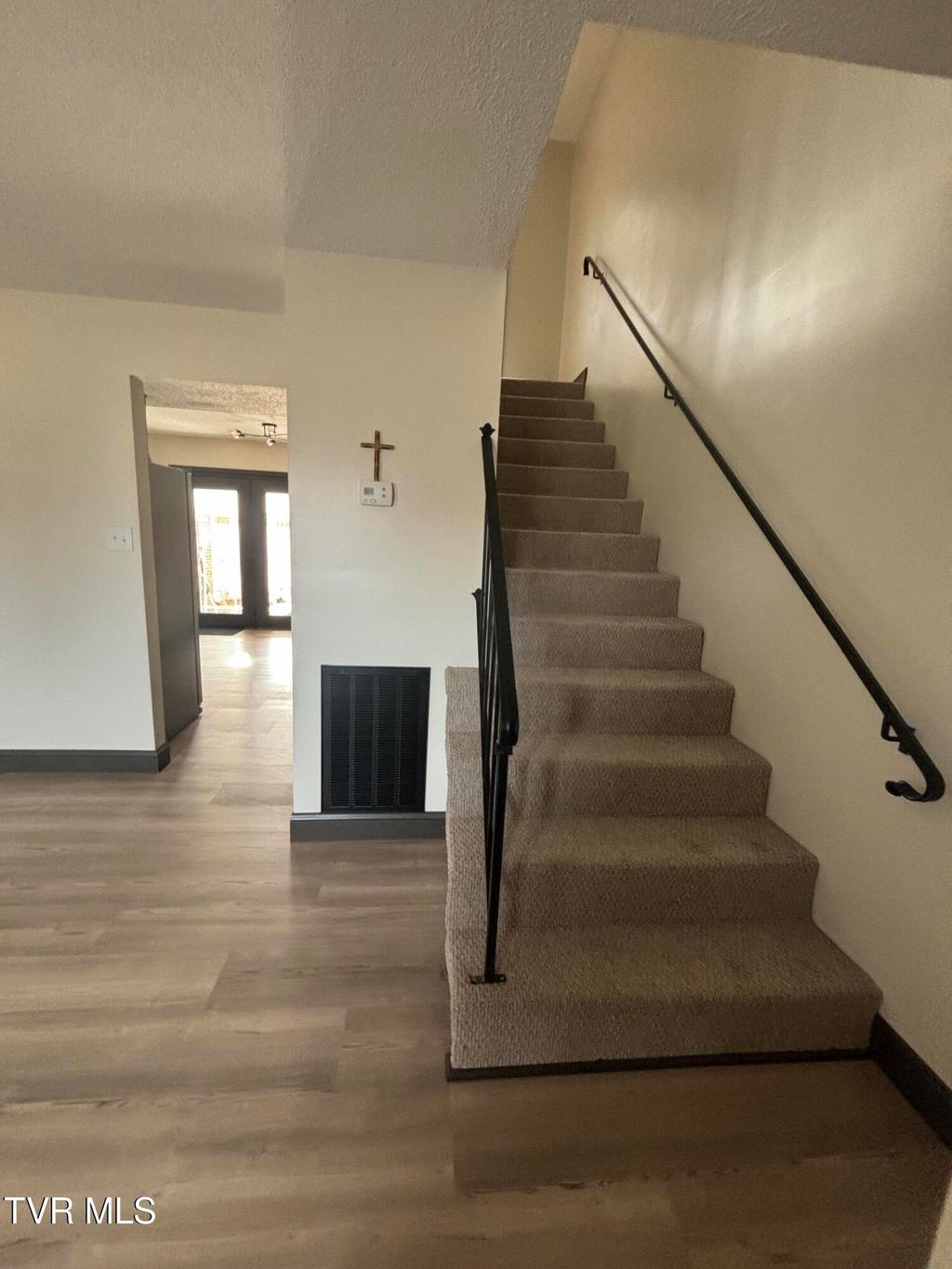 Photo of 500 West F Street #B, Elizabethton, TN 37643 (MLS # 9991268)