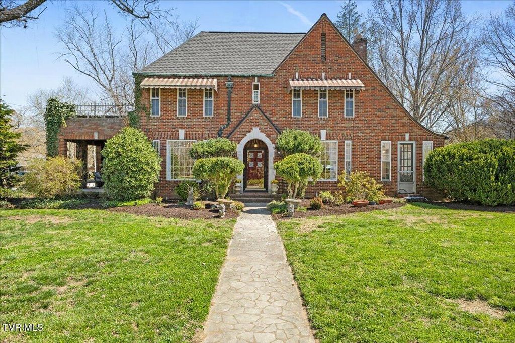 Photo of 708 Main Street, Elizabethton, TN 37643 (MLS # 9992842)