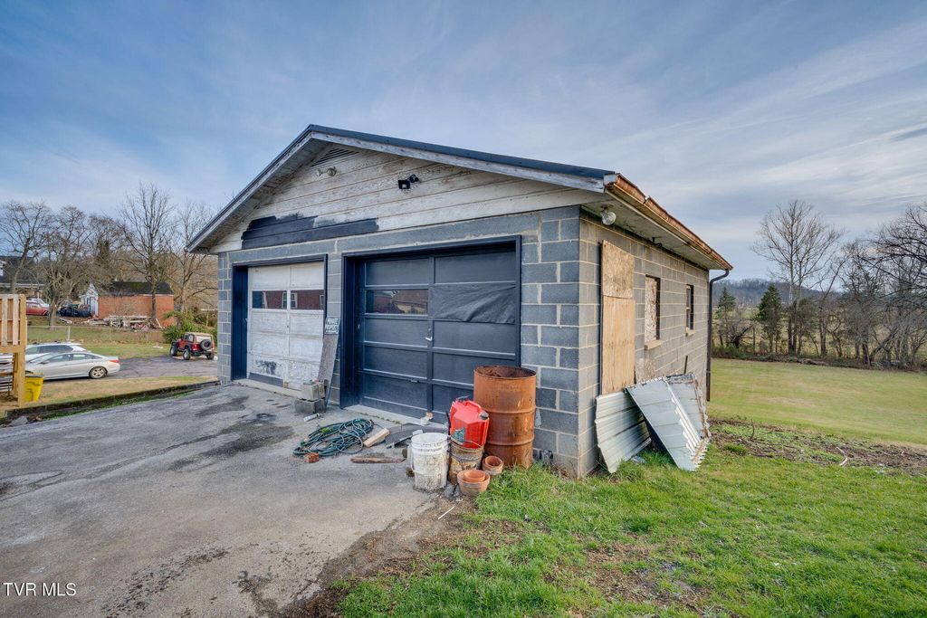 Photo of 4400 Ridge Road, Kingsport, TN 37660 (MLS # 9988886)