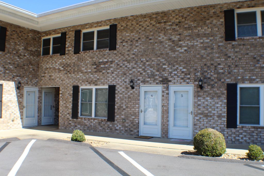 Photo of 730 Sir Echo Drive #6, Kingsport, TN 37663 (MLS # 9991329)