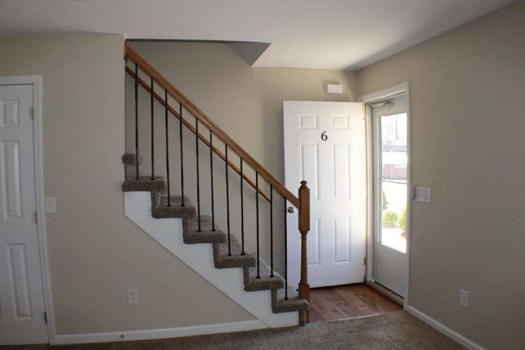 Photo of 730 Sir Echo Drive #6, Kingsport, TN 37663 (MLS # 9991329)