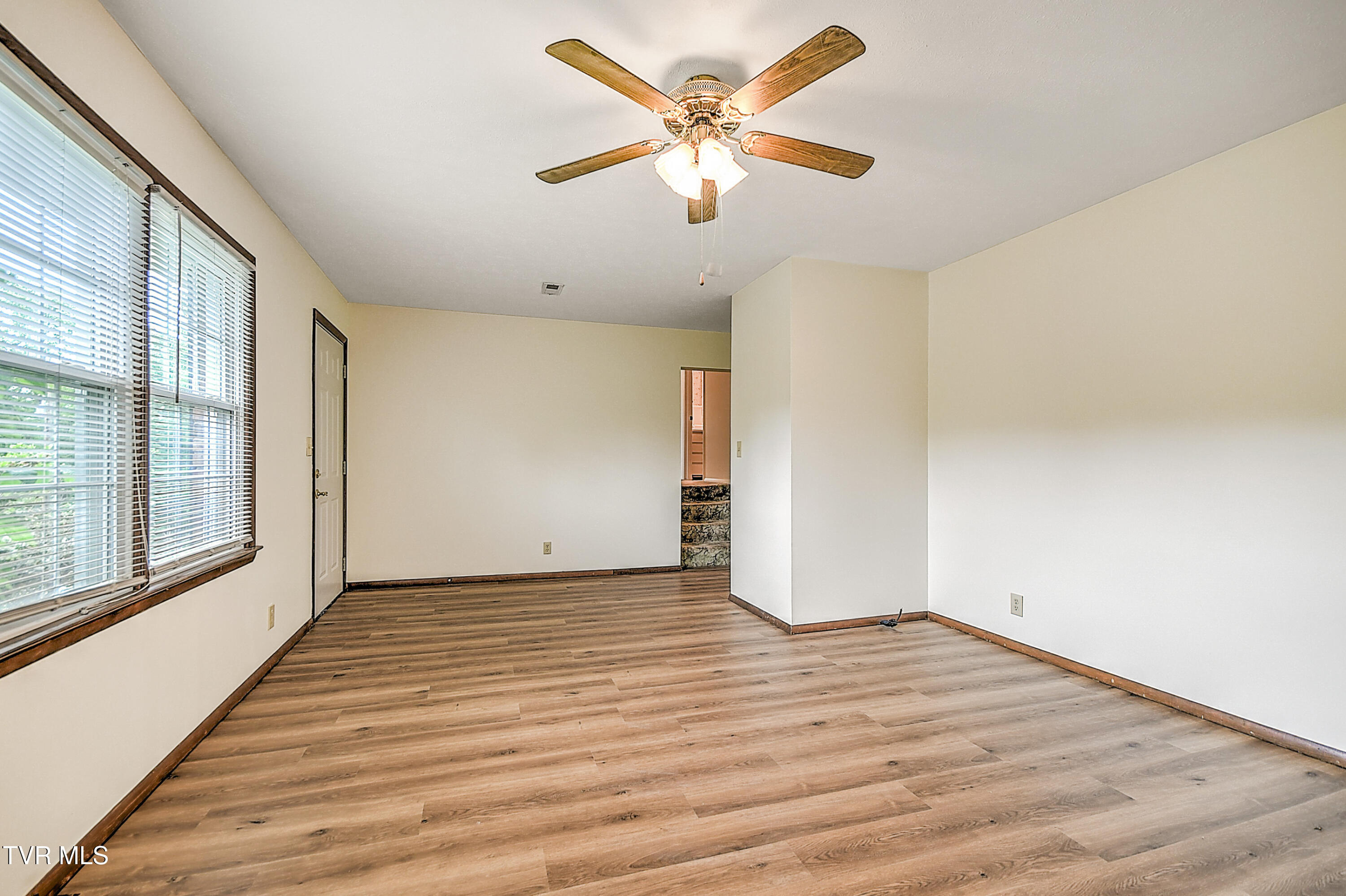 205 Clear Branch Circle, Blountville, Tennessee image 6