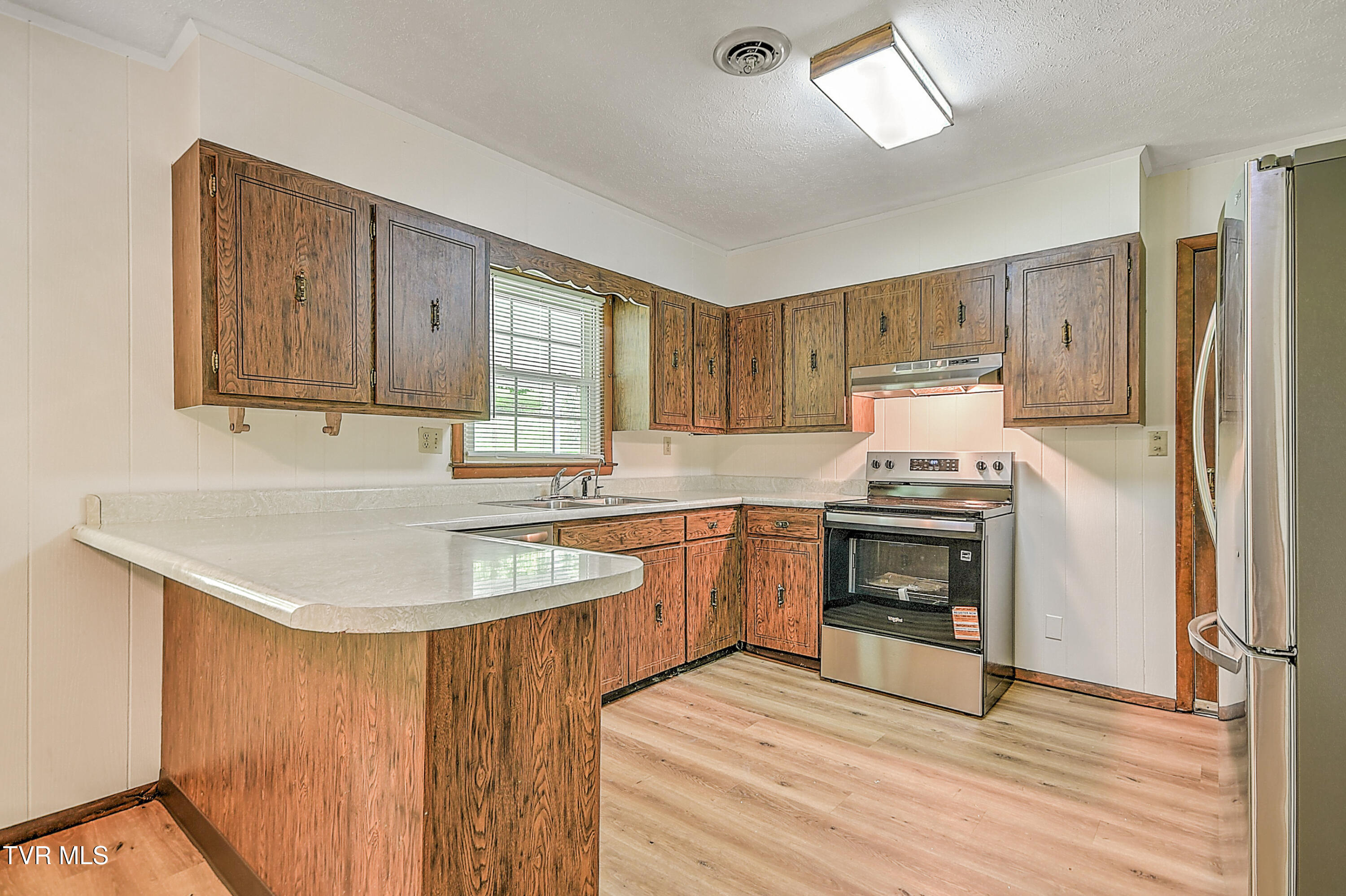 205 Clear Branch Circle, Blountville, Tennessee image 12