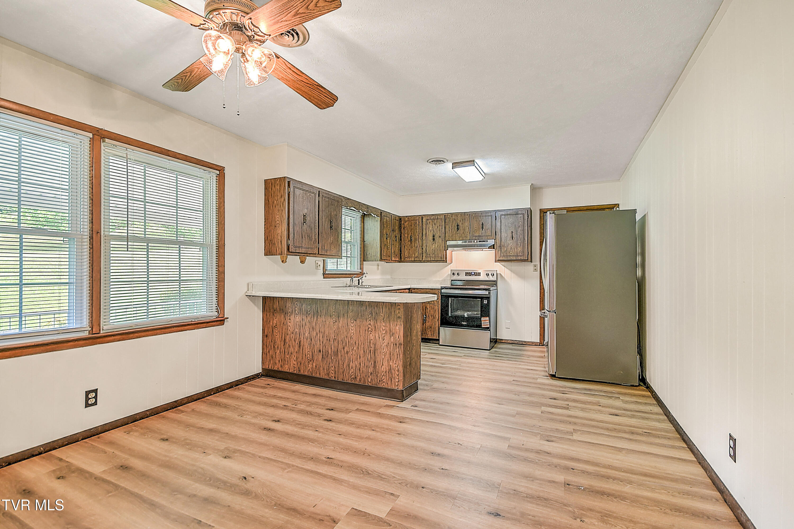 205 Clear Branch Circle, Blountville, Tennessee image 9
