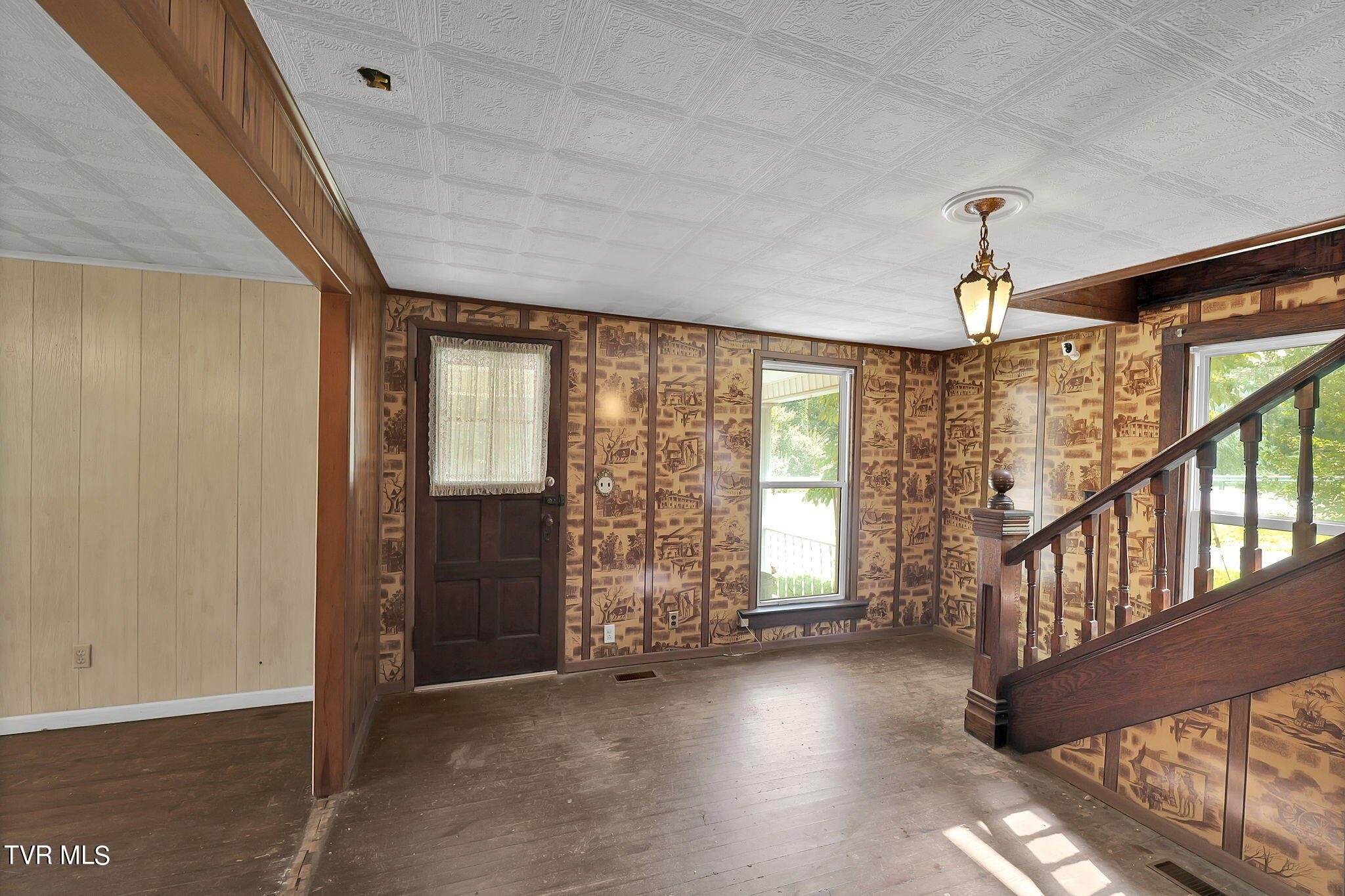 329 Beaver Dam Avenue, Damascus, Virginia image 5