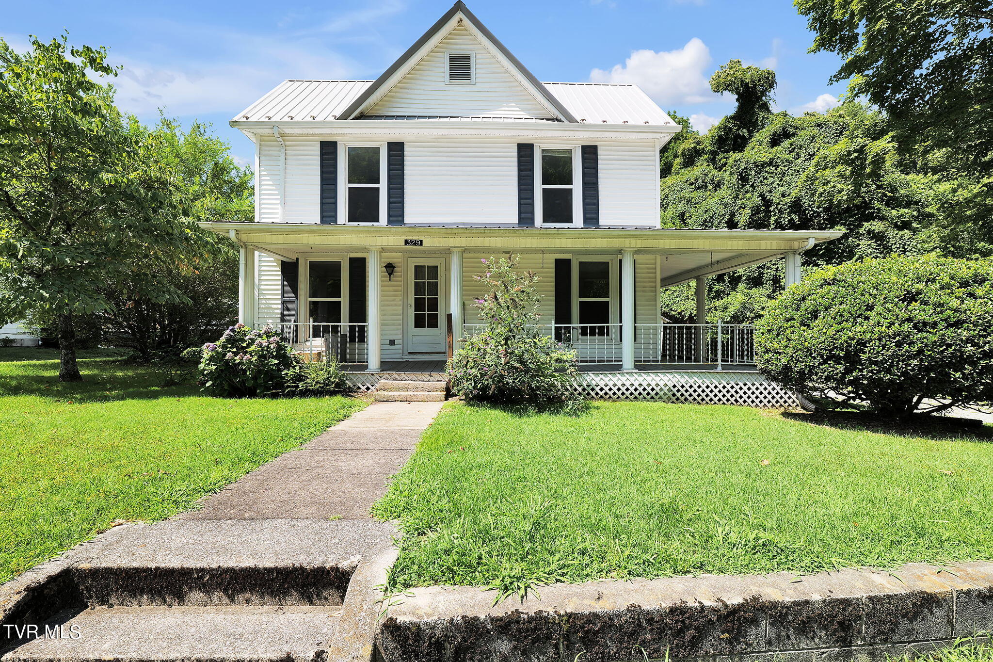 329 Beaver Dam Avenue, Damascus, Virginia image 1